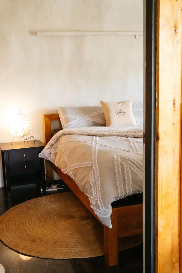 Strawbale Cottage - Wingspread Garden Strath Creek Luaran gambar
